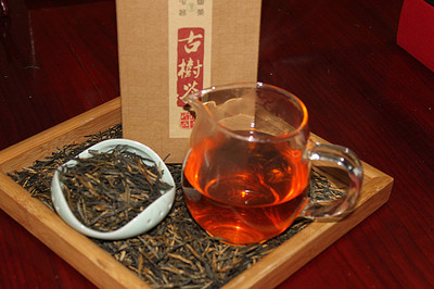 厂家直销云南特级红茶 滇红散茶 经典58红茶 盒装滇红茶叶批发